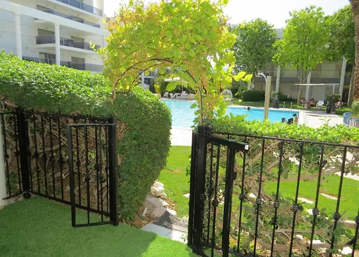Royal Park- Magical Garden Apartment